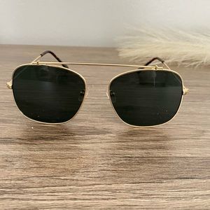 Black and Gold Pilot Sunglasses